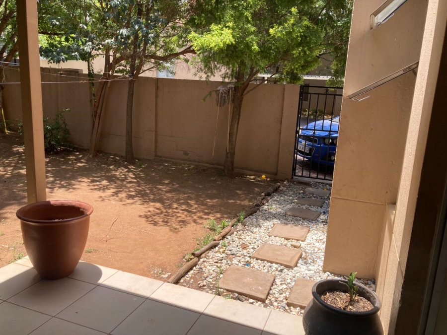 To Let 2 Bedroom Property for Rent in North Riding Gauteng