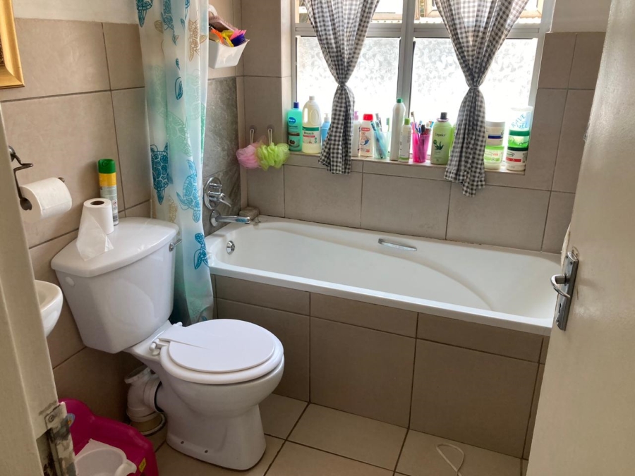 To Let 2 Bedroom Property for Rent in North Riding Gauteng