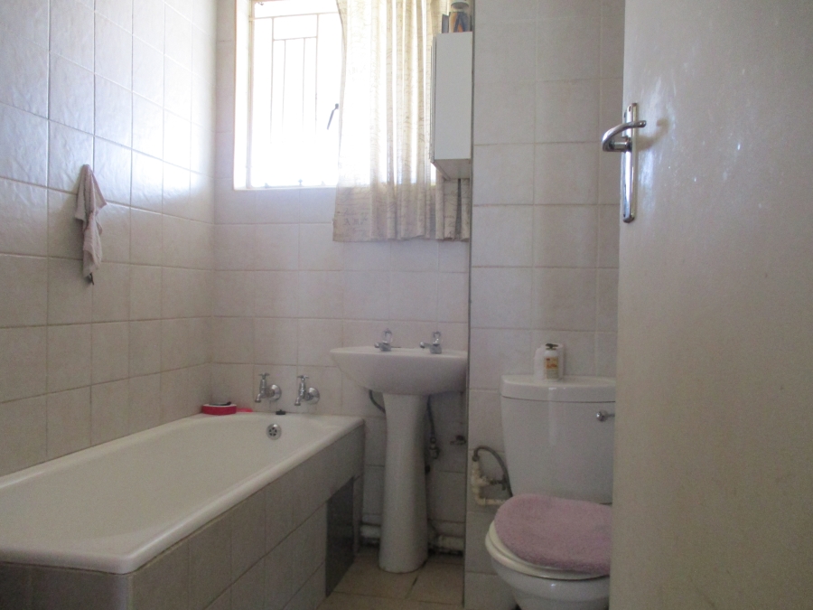 2 Bedroom Property for Sale in Horison Park Gauteng