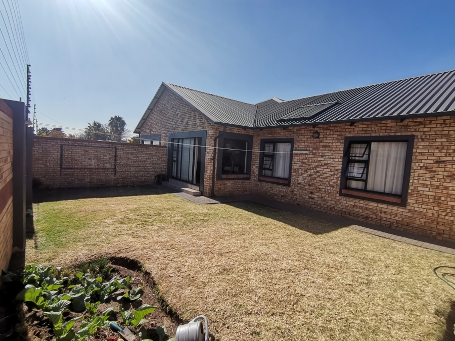 3 Bedroom Property for Sale in New Market Park Gauteng