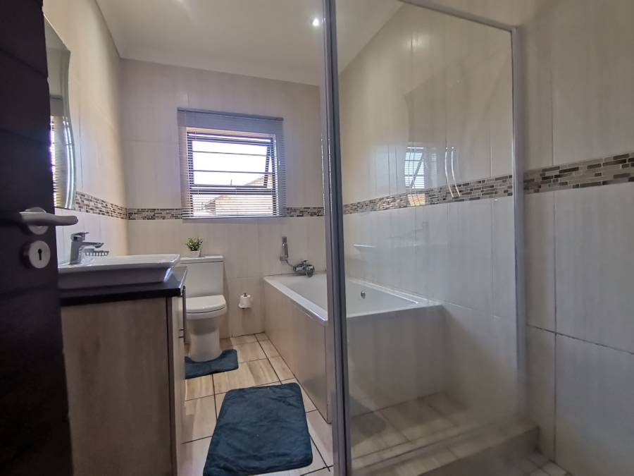 3 Bedroom Property for Sale in New Market Park Gauteng