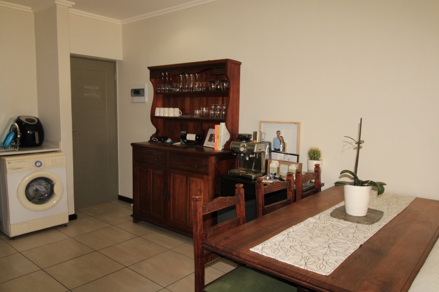 To Let 2 Bedroom Property for Rent in Fourways Gauteng