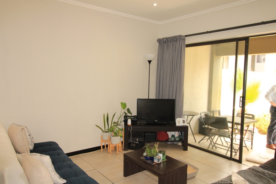 To Let 2 Bedroom Property for Rent in Fourways Gauteng