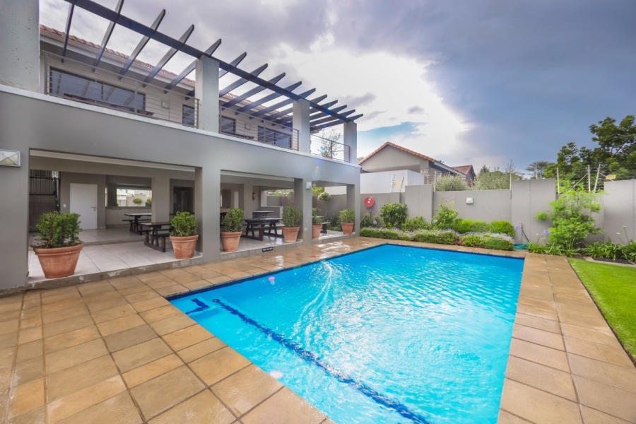 To Let 2 Bedroom Property for Rent in Fourways Gauteng