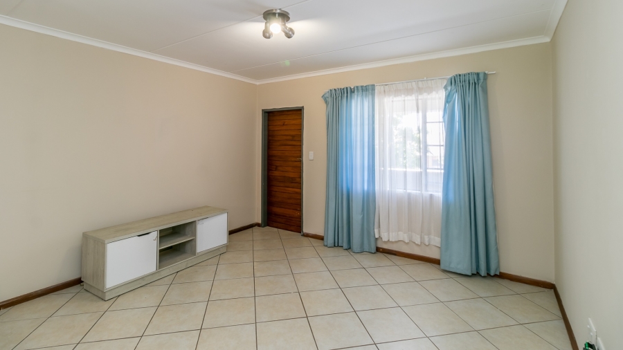 2 Bedroom Property for Sale in Noordwyk Gauteng