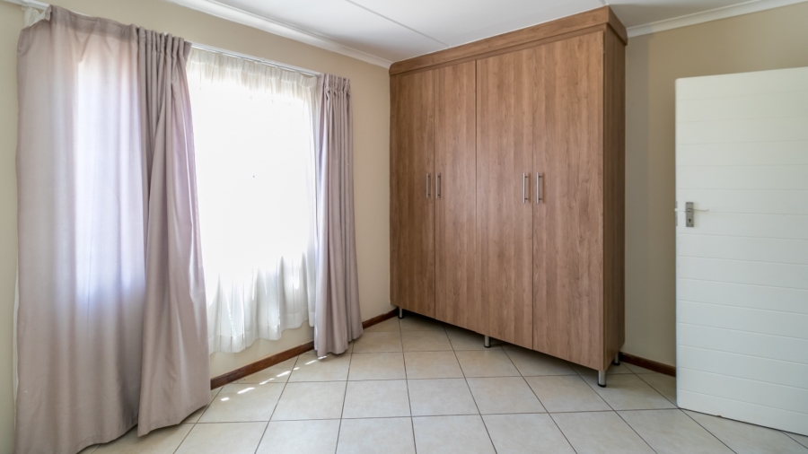 2 Bedroom Property for Sale in Noordwyk Gauteng