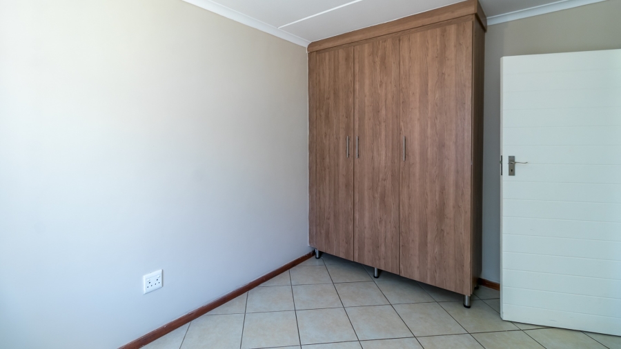 2 Bedroom Property for Sale in Noordwyk Gauteng