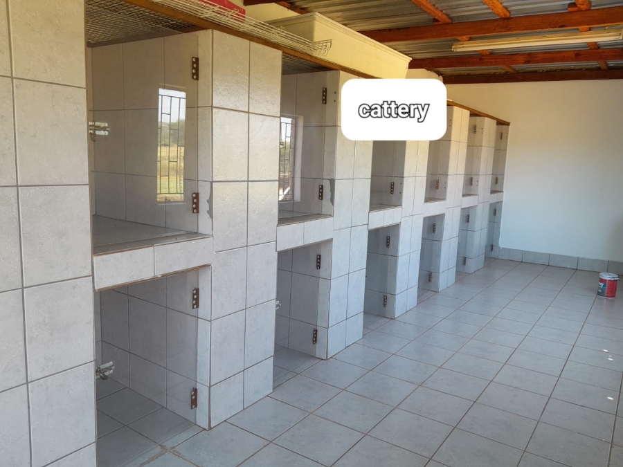 5 Bedroom Property for Sale in Kameeldrift East Gauteng