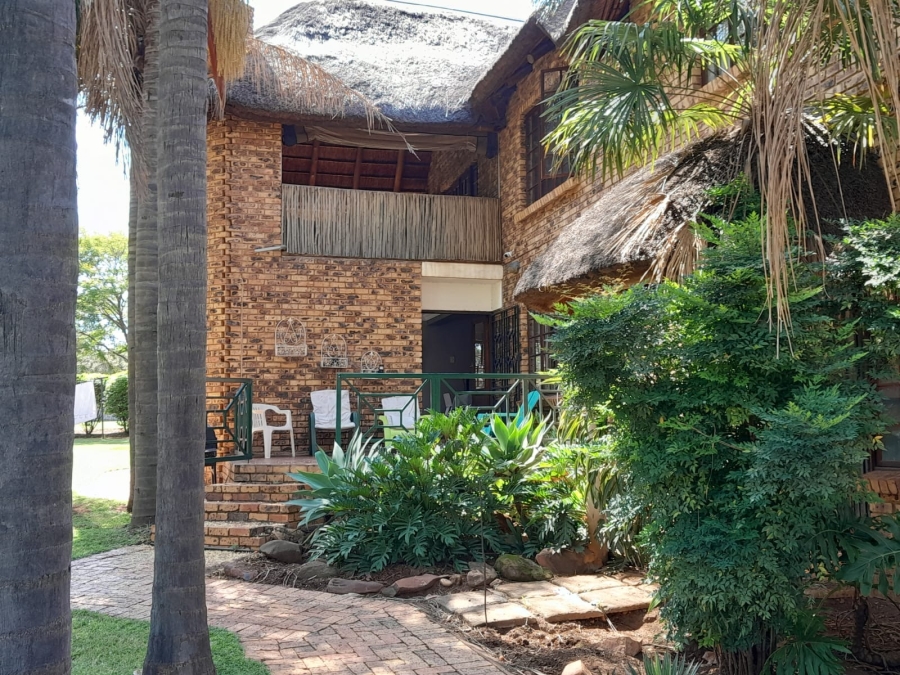 5 Bedroom Property for Sale in Kameeldrift East Gauteng