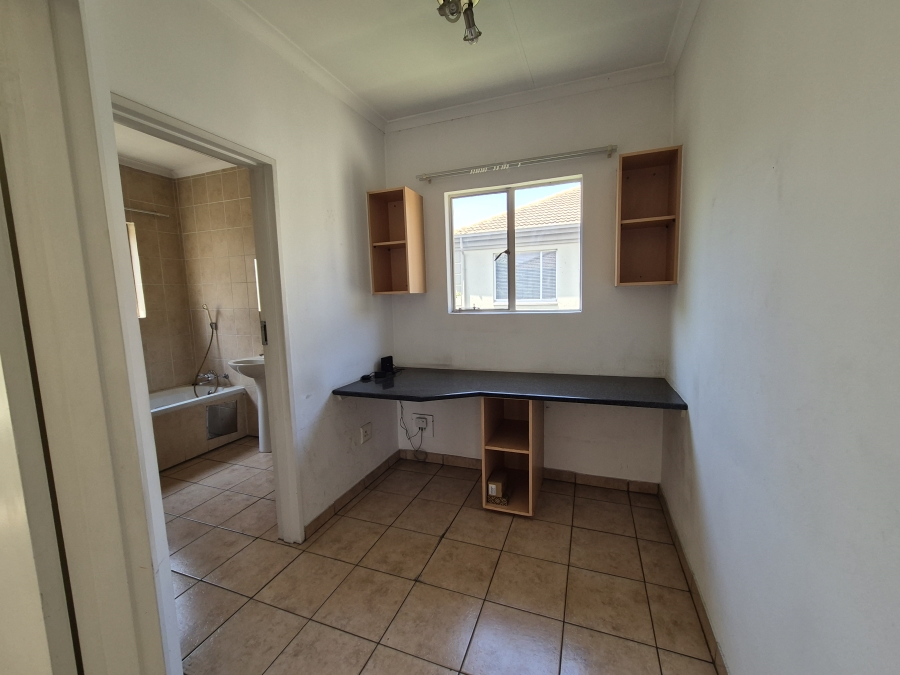 2 Bedroom Property for Sale in Oriel Gauteng