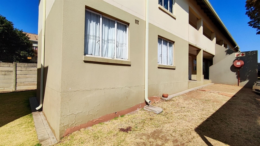 1 Bedroom Property for Sale in Eden Glen Gauteng