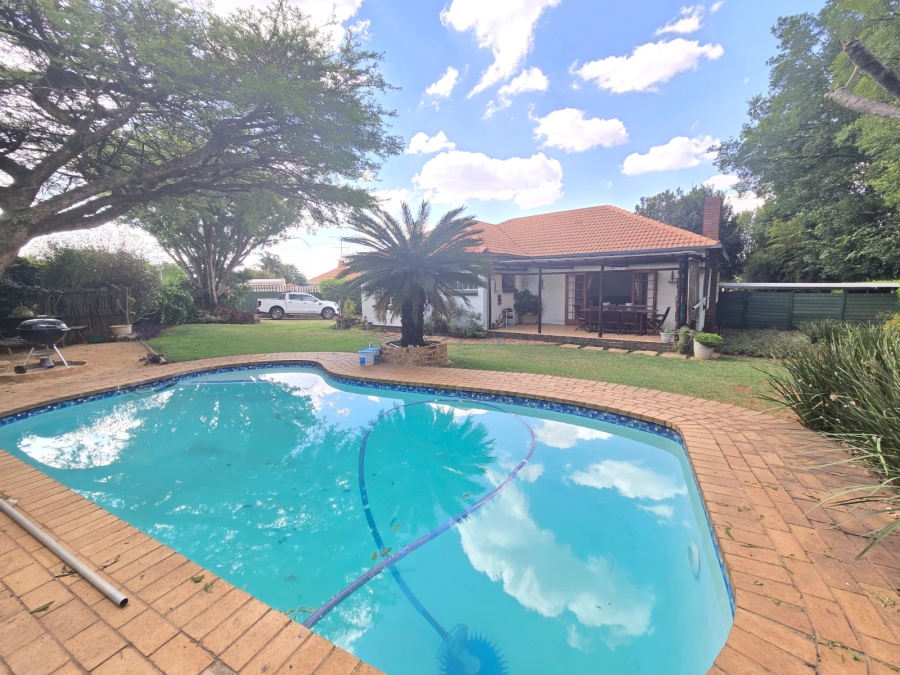 3 Bedroom Property for Sale in Hurlyvale Gauteng