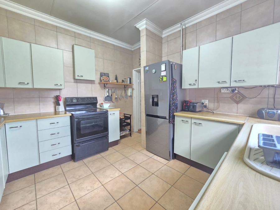 3 Bedroom Property for Sale in Hurlyvale Gauteng