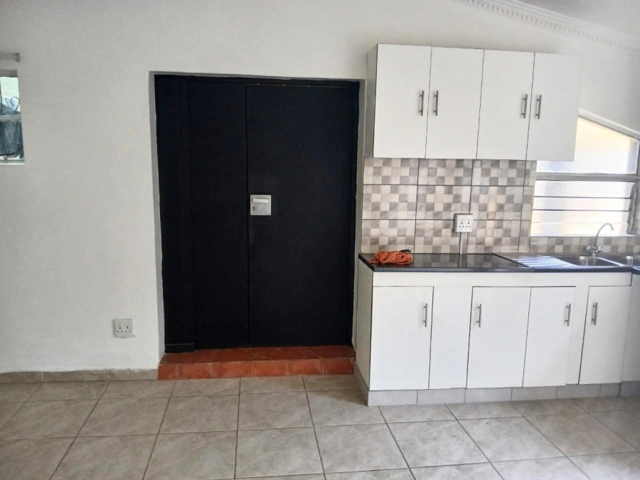 To Let 1 Bedroom Property for Rent in Eastleigh Ridge Gauteng