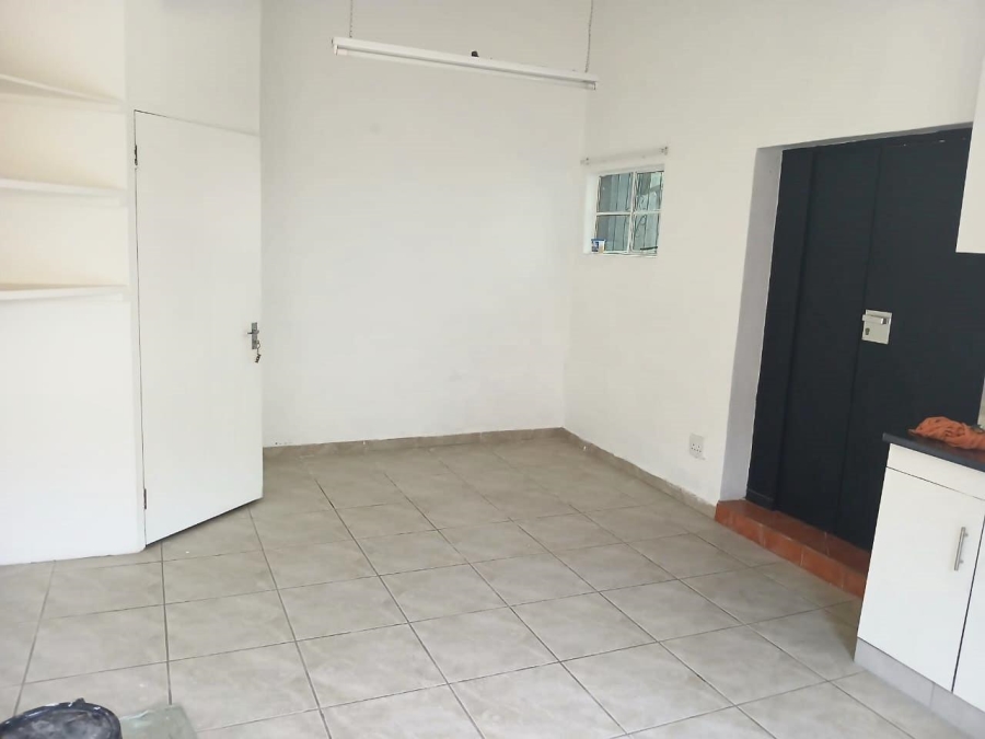 To Let 1 Bedroom Property for Rent in Eastleigh Ridge Gauteng