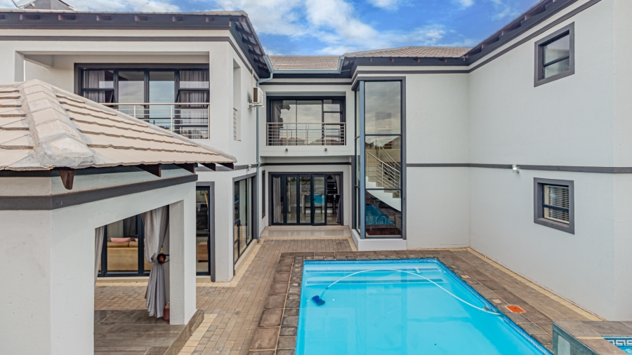 5 Bedroom Property for Sale in The Wilds Gauteng