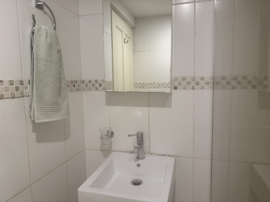 To Let 1 Bedroom Property for Rent in Sandown Gauteng