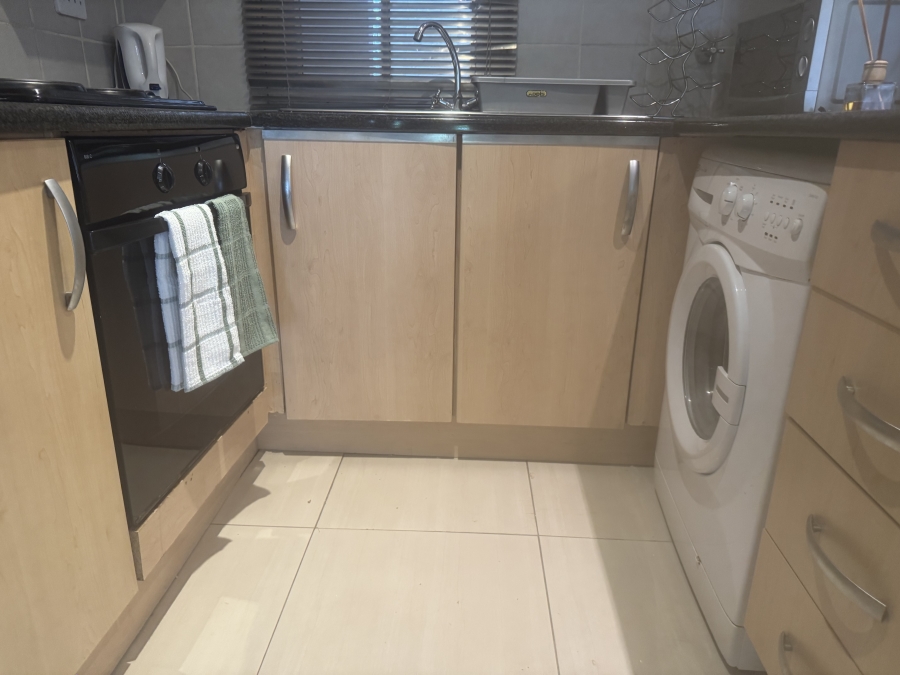 To Let 1 Bedroom Property for Rent in Sandown Gauteng