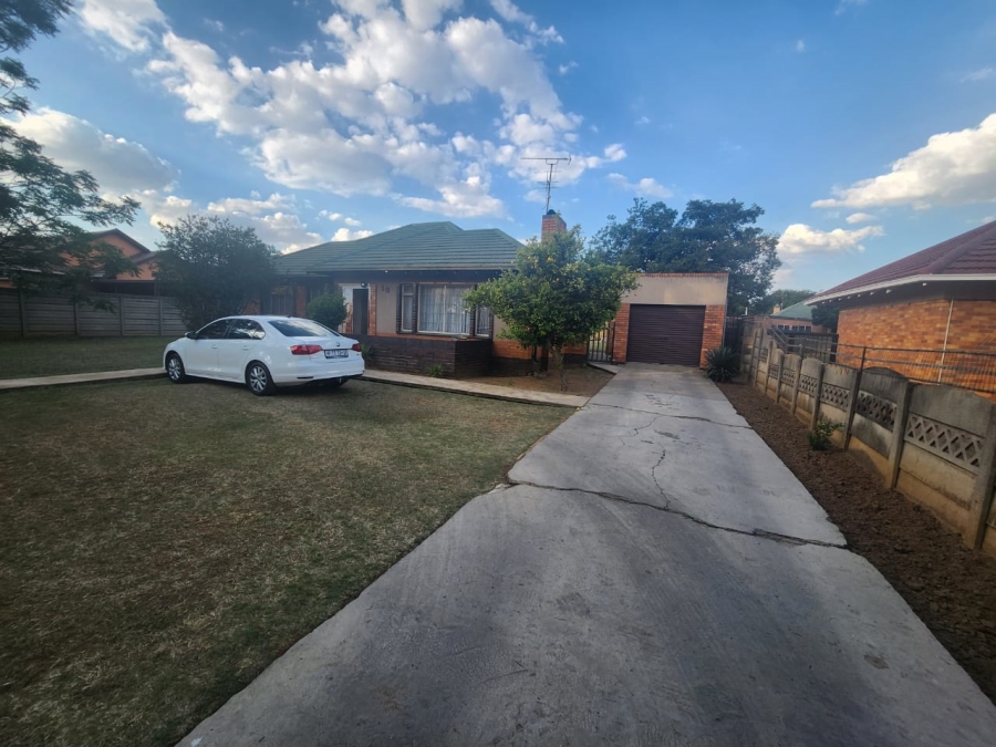 To Let 3 Bedroom Property for Rent in Parkrand Gauteng