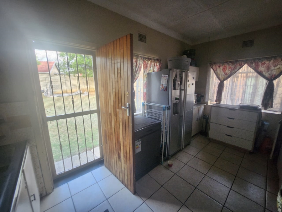 To Let 3 Bedroom Property for Rent in Parkrand Gauteng