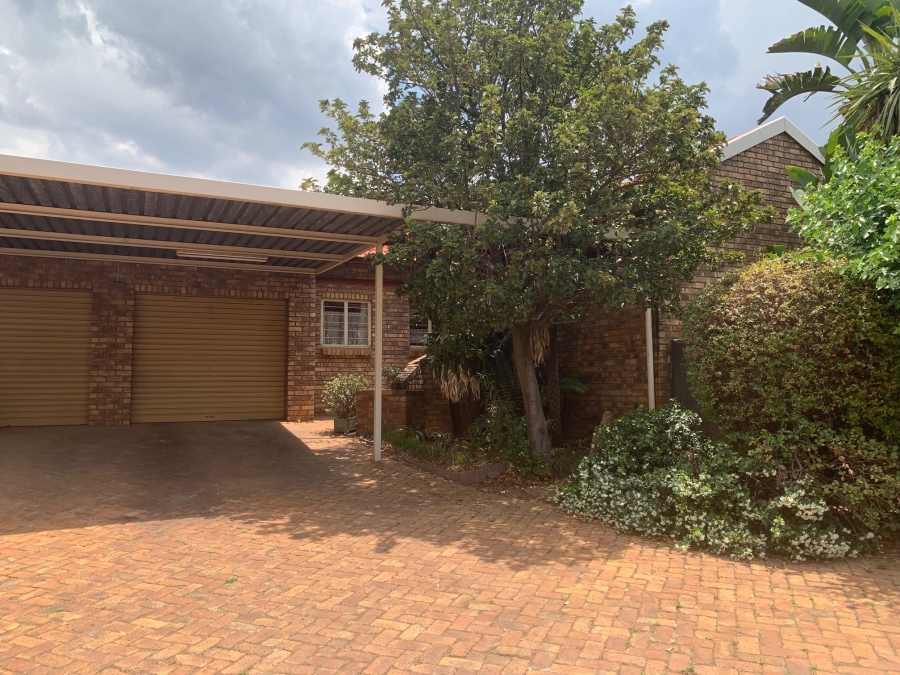 3 Bedroom Property for Sale in Moreleta Park Gauteng