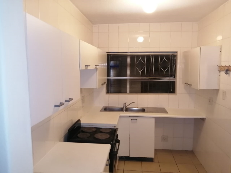 To Let 2 Bedroom Property for Rent in Buccleuch Gauteng