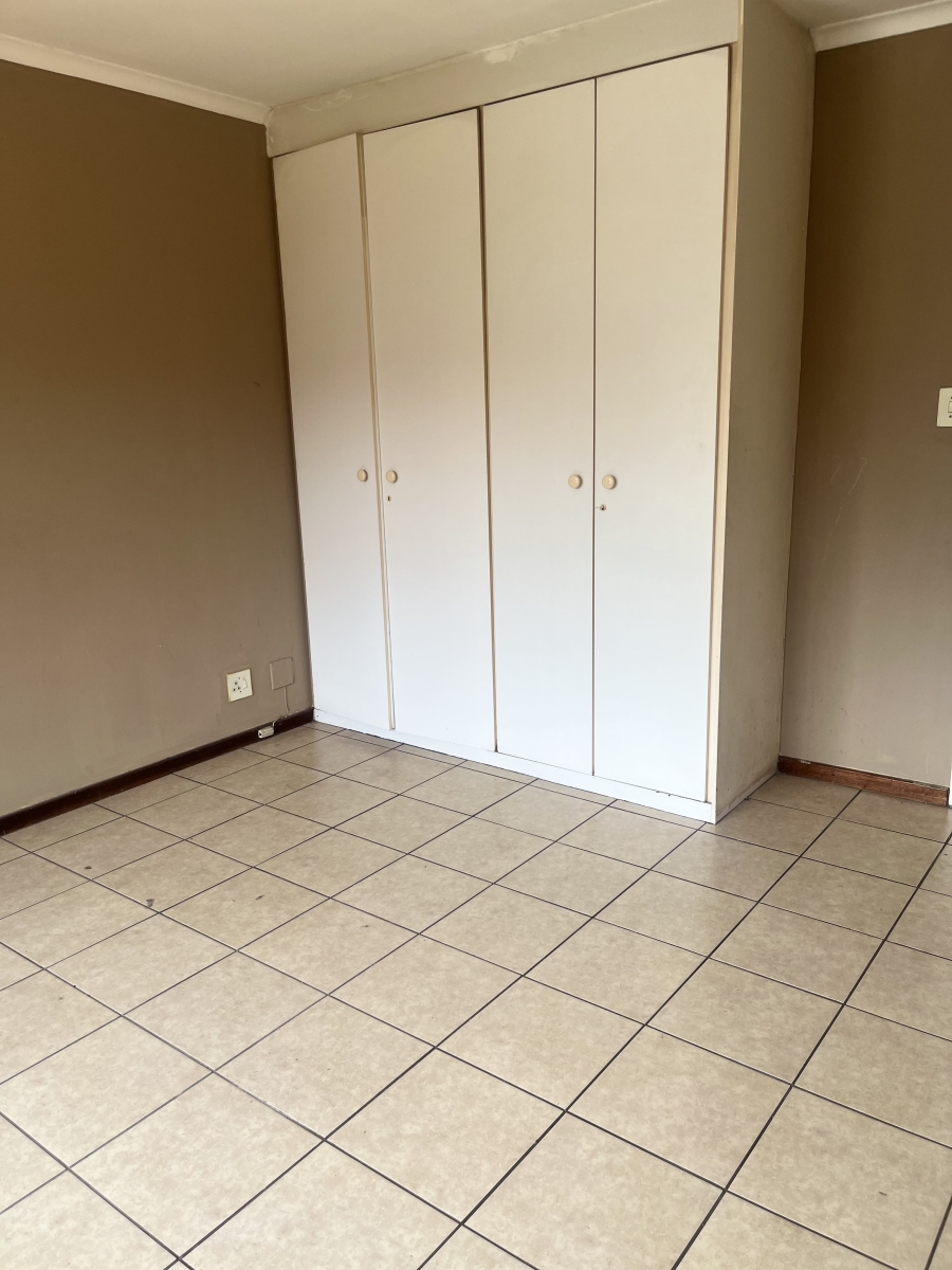 To Let 2 Bedroom Property for Rent in Buccleuch Gauteng