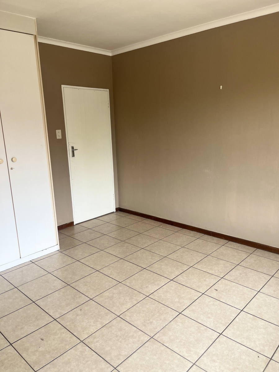 To Let 2 Bedroom Property for Rent in Buccleuch Gauteng