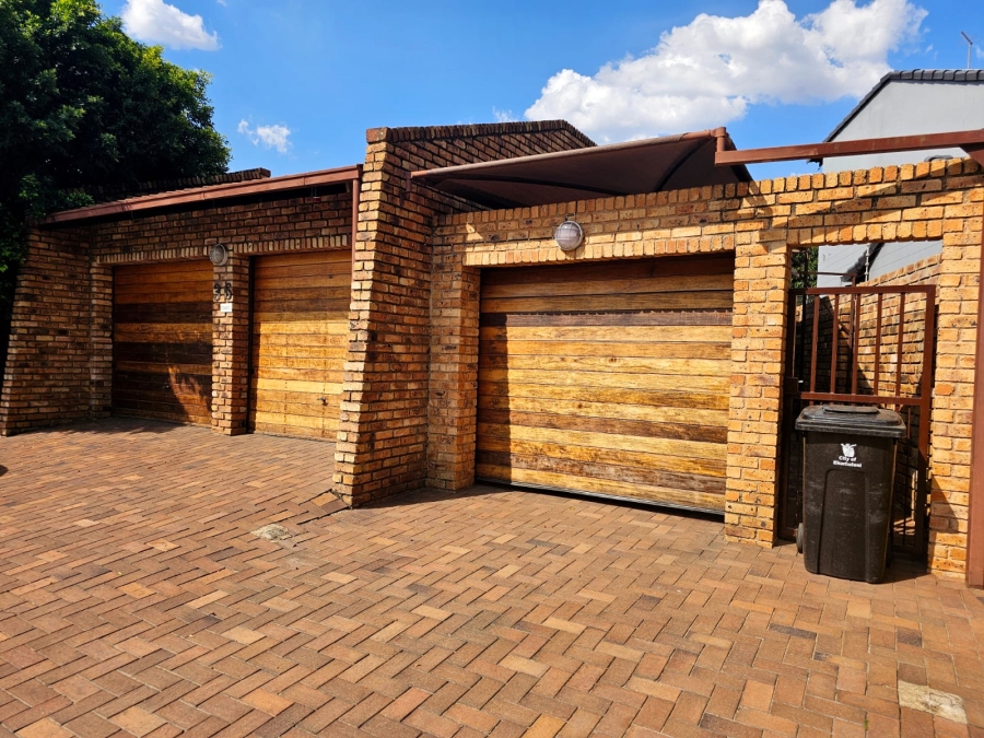 4 Bedroom Property for Sale in Dowerglen Ext 3 Gauteng