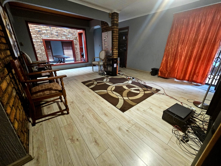 4 Bedroom Property for Sale in Dowerglen Ext 3 Gauteng