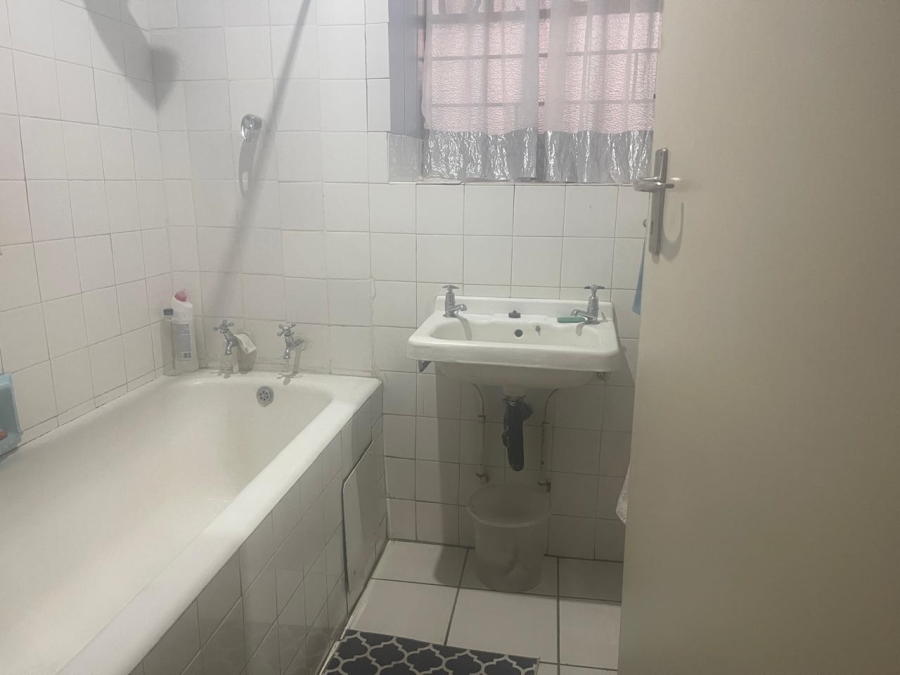 2 Bedroom Property for Sale in Sunnyside Gauteng