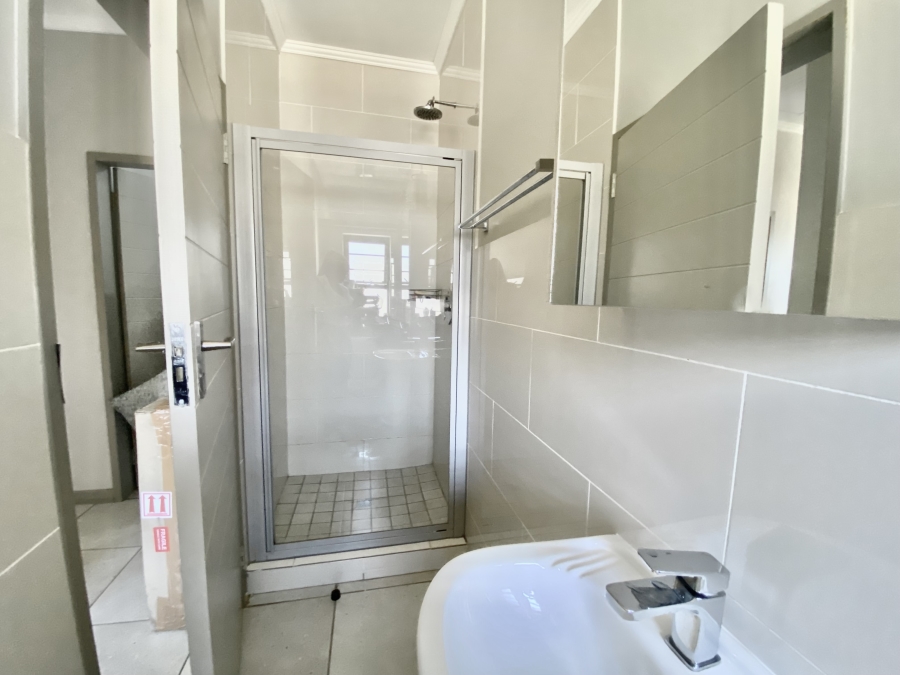 To Let 3 Bedroom Property for Rent in Amberfield Gauteng