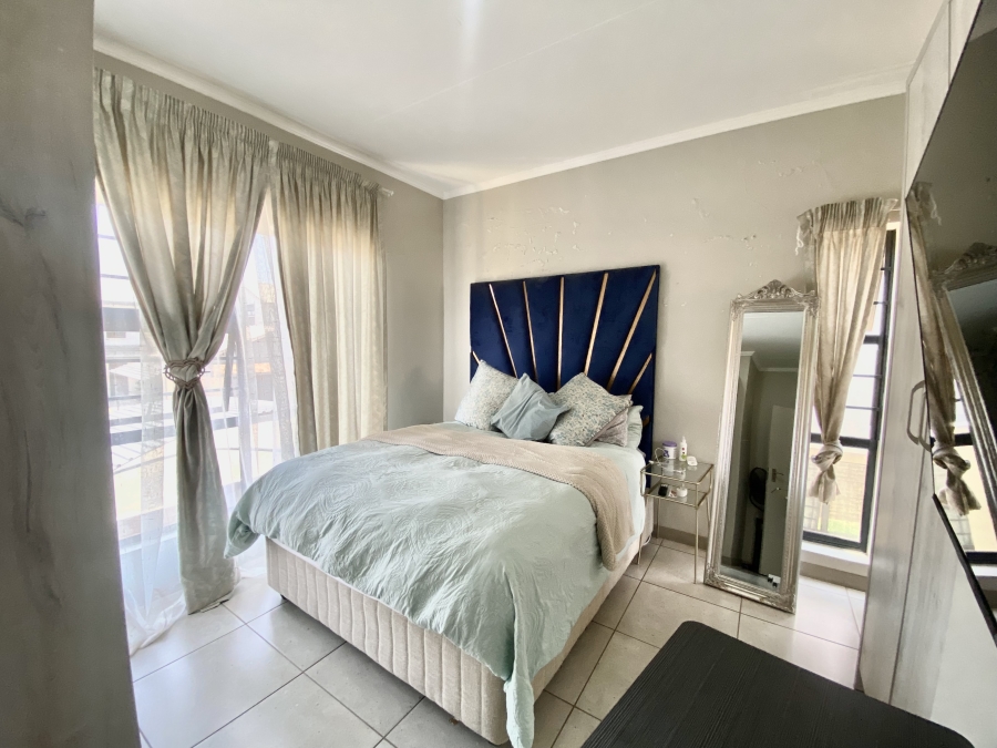 To Let 3 Bedroom Property for Rent in Amberfield Gauteng