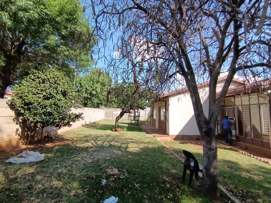 To Let 3 Bedroom Property for Rent in Isando Gauteng