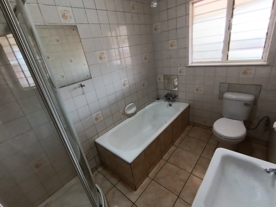 To Let 3 Bedroom Property for Rent in Isando Gauteng