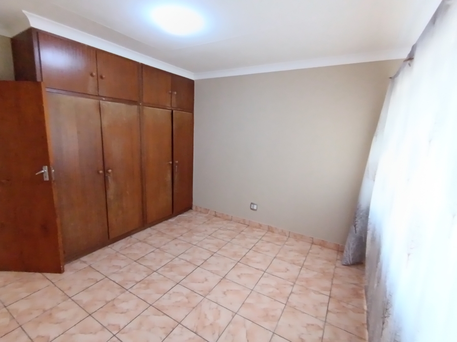 To Let 3 Bedroom Property for Rent in Isando Gauteng