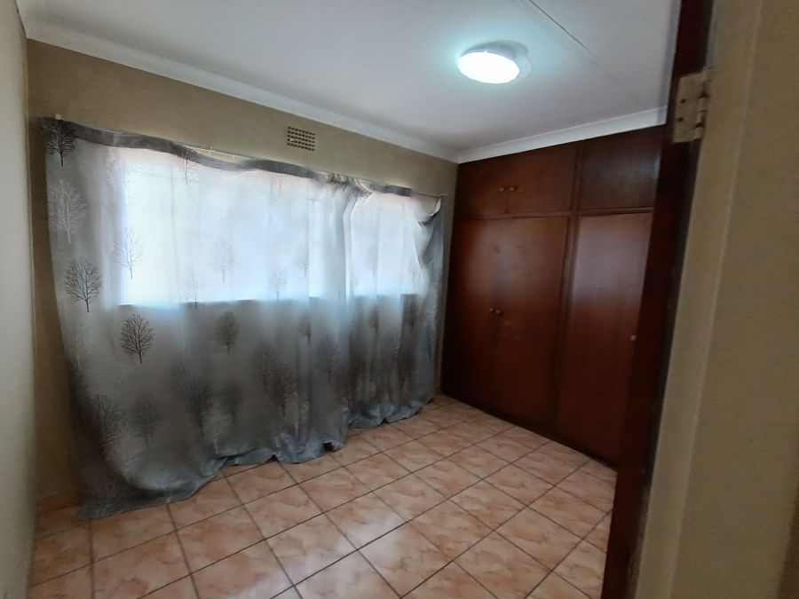 To Let 3 Bedroom Property for Rent in Isando Gauteng