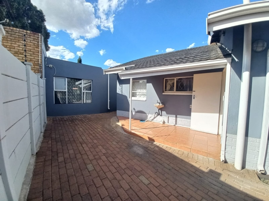 5 Bedroom Property for Sale in Petersfield Gauteng