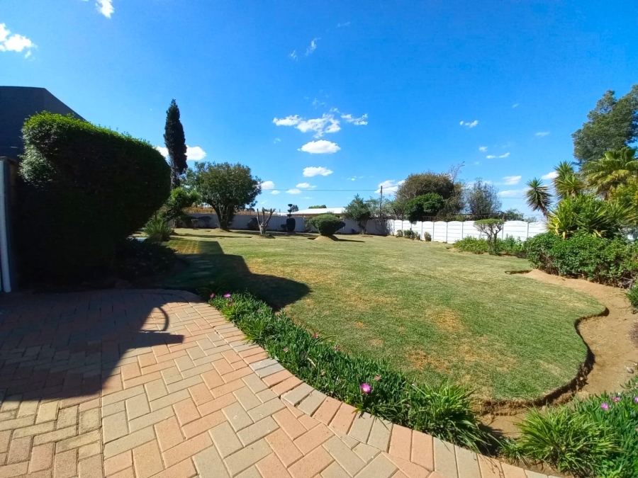 5 Bedroom Property for Sale in Petersfield Gauteng