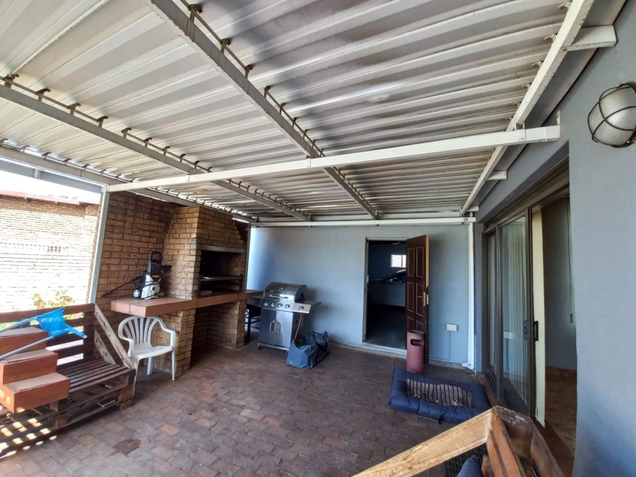 5 Bedroom Property for Sale in Petersfield Gauteng