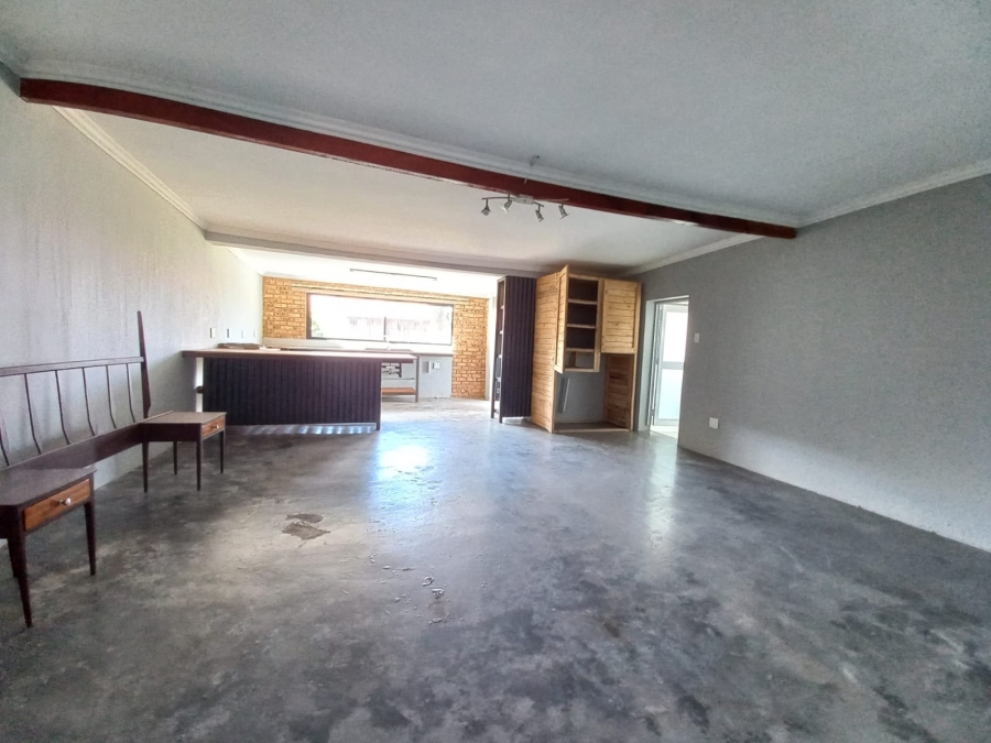 5 Bedroom Property for Sale in Petersfield Gauteng