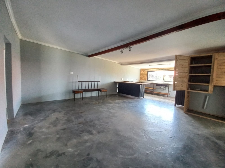 5 Bedroom Property for Sale in Petersfield Gauteng