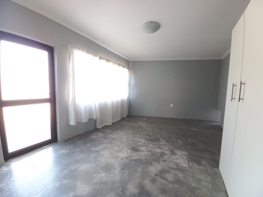 5 Bedroom Property for Sale in Petersfield Gauteng