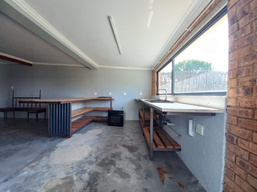 5 Bedroom Property for Sale in Petersfield Gauteng