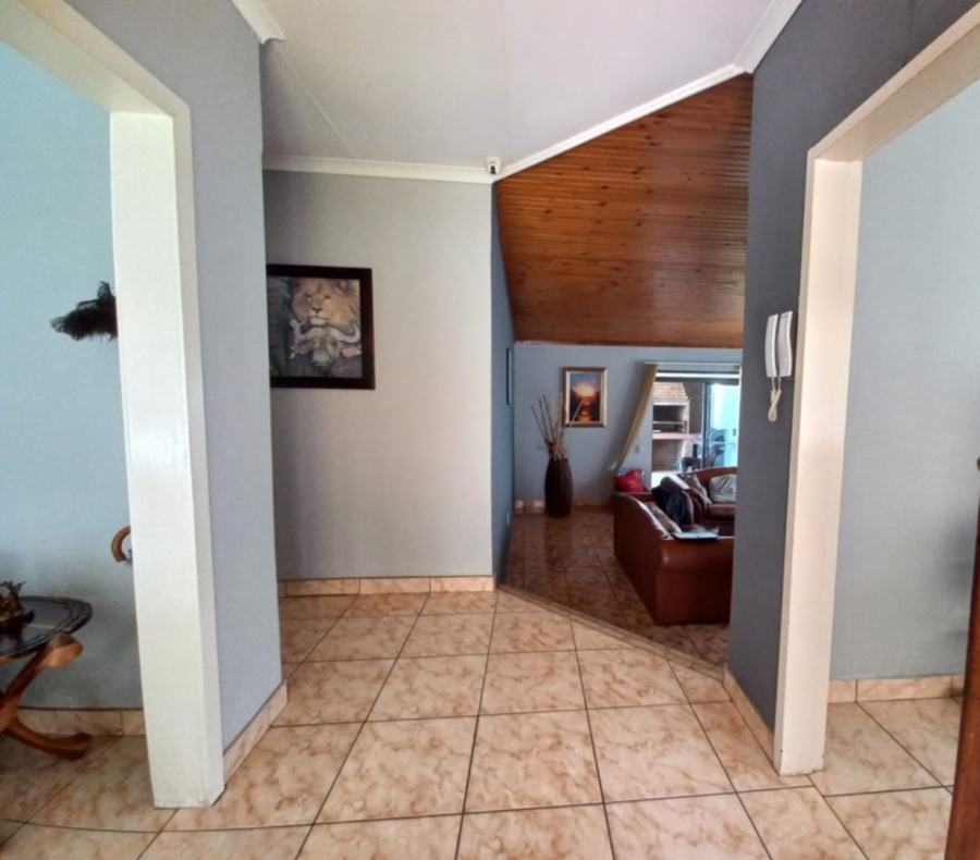 5 Bedroom Property for Sale in Petersfield Gauteng