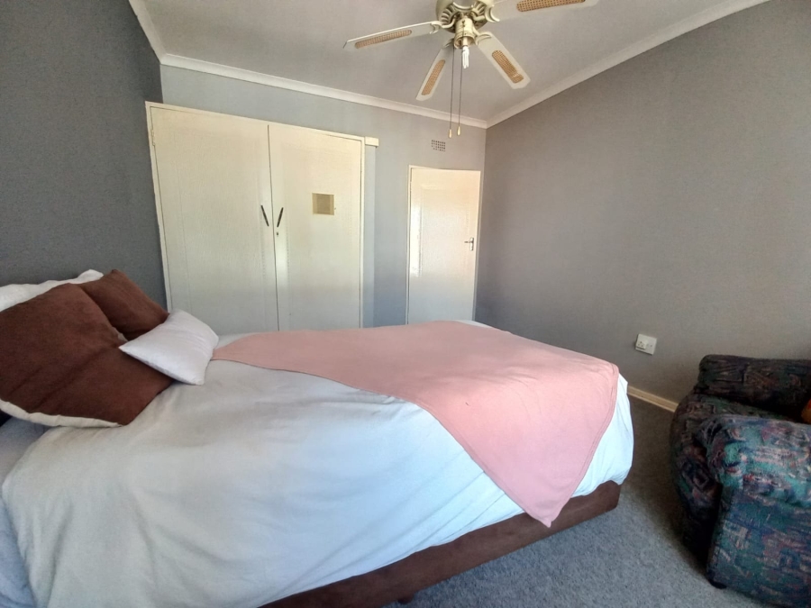 5 Bedroom Property for Sale in Petersfield Gauteng