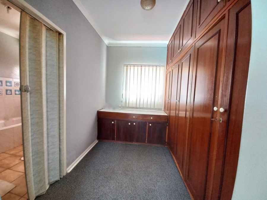 5 Bedroom Property for Sale in Petersfield Gauteng