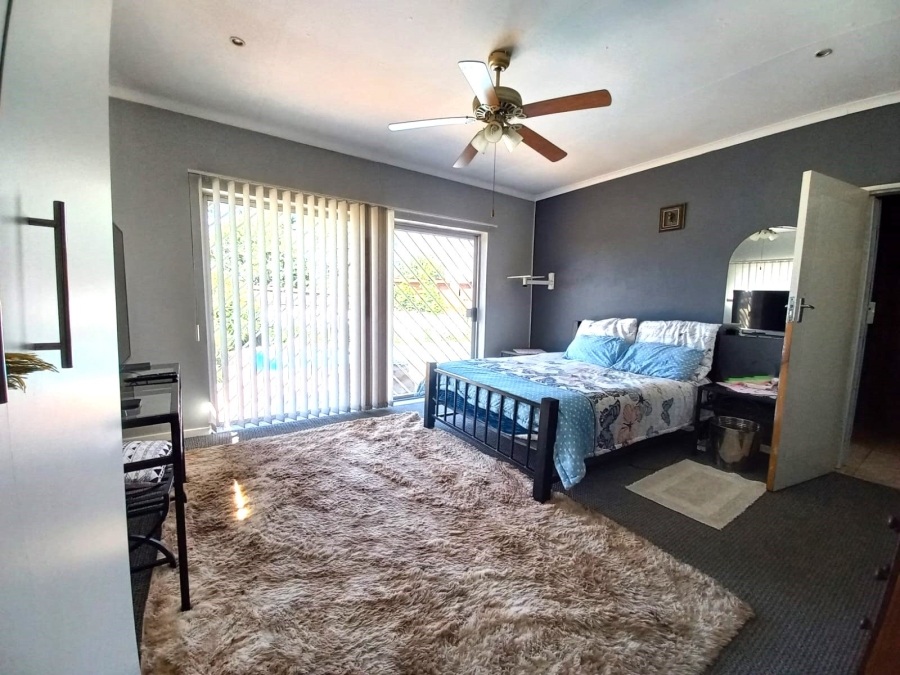 5 Bedroom Property for Sale in Petersfield Gauteng