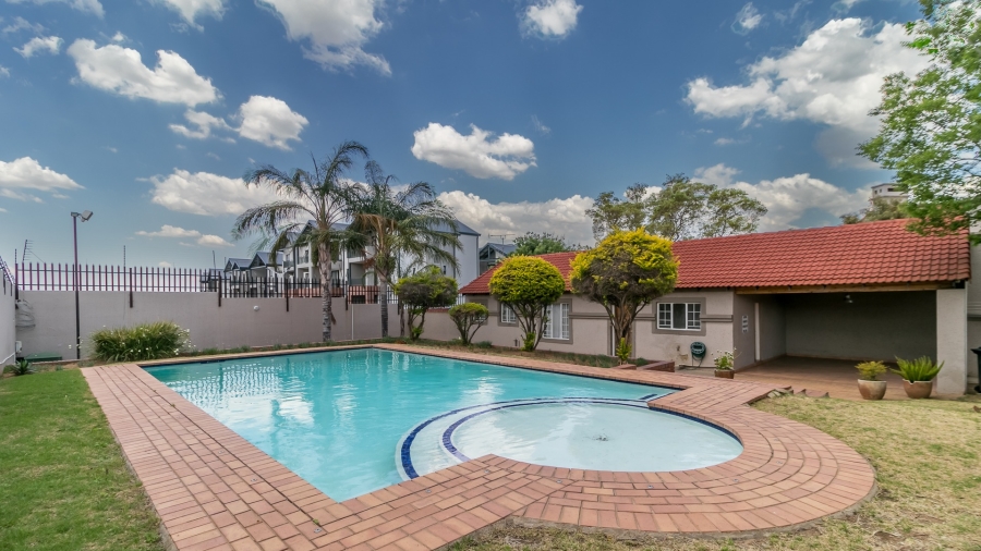 2 Bedroom Property for Sale in Noordhang Gauteng