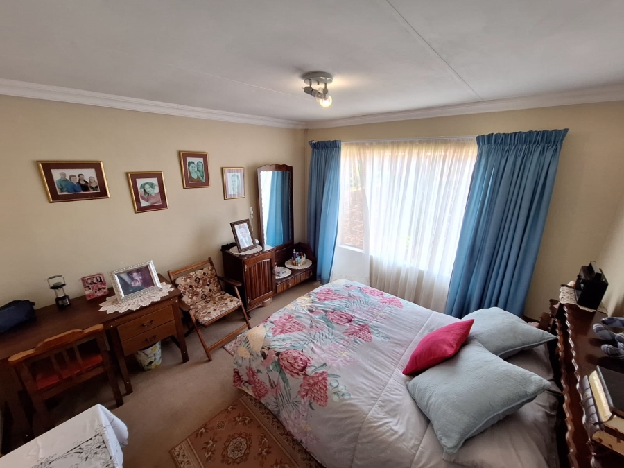 3 Bedroom Property for Sale in Eldoraigne Gauteng